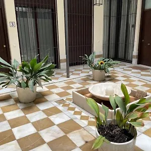 holidays2malaga-jinetes-junto-casco-histrico-parking.es-andalucia.com/